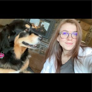 Meet your Posher, Natalie